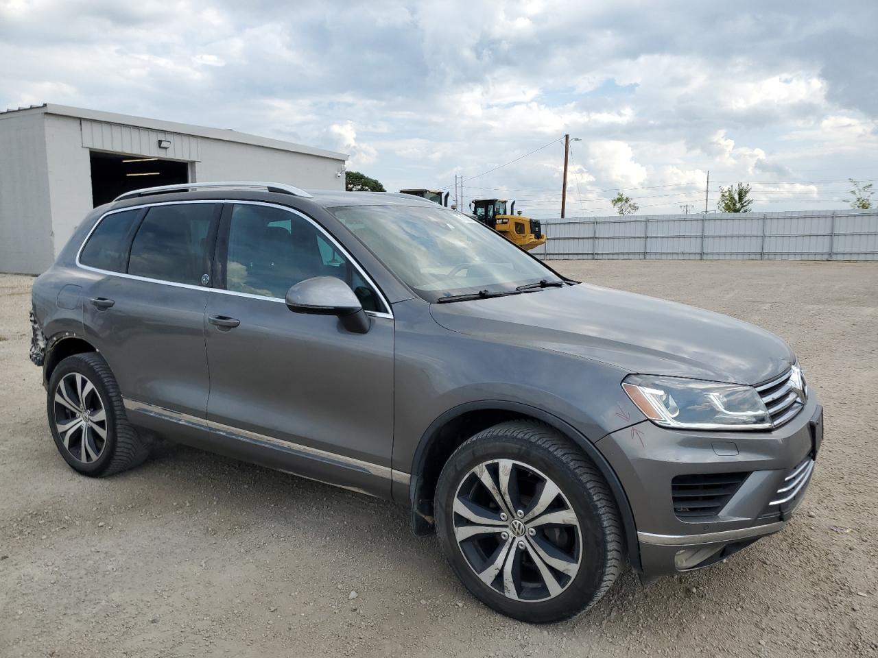 Автомобиль VOLKSWAGEN TOUAREG WOLFSBURG 2017 | GrandCar Автомобиль VOLKSWAGEN TOUAREG WOLFSBURG 2017 | GrandCar