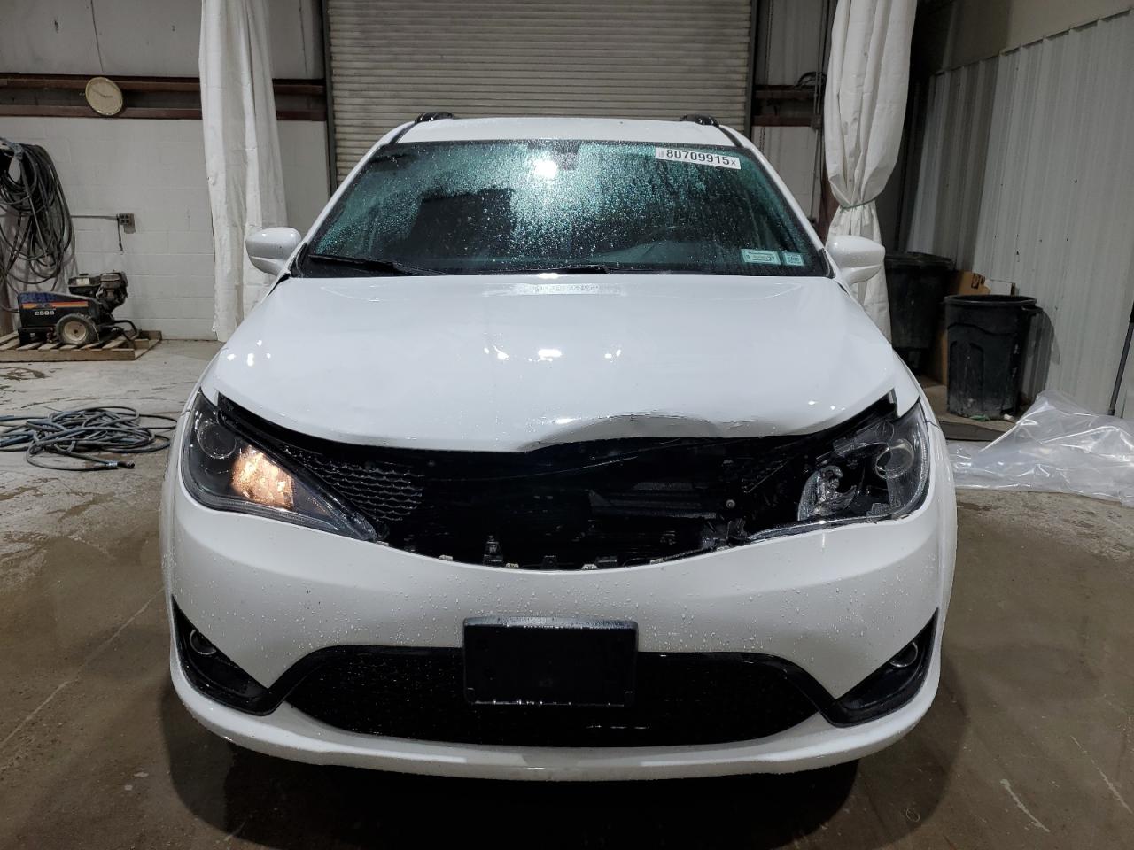Автомобіль CHRYSLER PACIFICA TOURING PLUS 2019 | GrandCar Автомобіль CHRYSLER PACIFICA TOURING PLUS 2019 | GrandCar