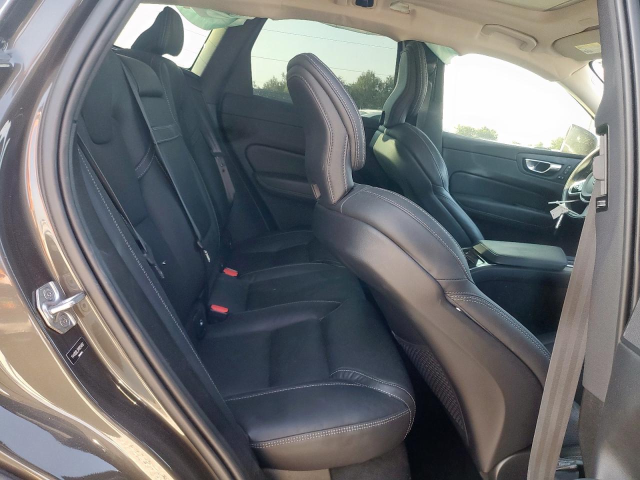 Автомобиль VOLVO XC60 T5 INSCRIPTION 2021 | GrandCar Автомобиль VOLVO XC60 T5 INSCRIPTION 2021 | GrandCar