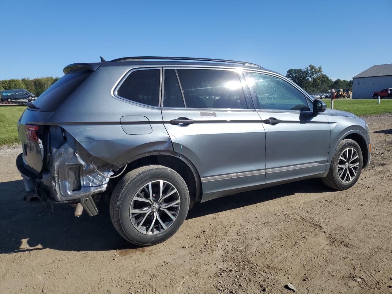 Автомобиль VOLKSWAGEN TIGUAN SE 2020 | GrandCar Автомобиль VOLKSWAGEN TIGUAN SE 2020 | GrandCar