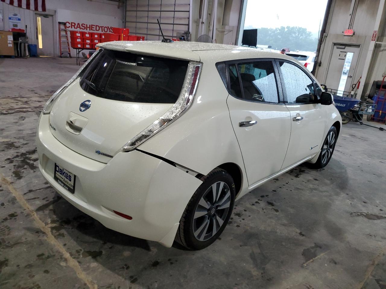 Автомобиль NISSAN LEAF S 2017 | GrandCar Автомобиль NISSAN LEAF S 2017 | GrandCar