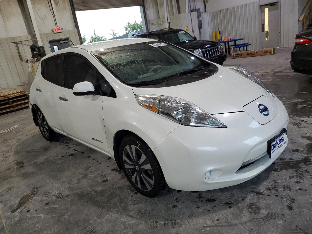 Автомобиль NISSAN LEAF S 2017 | GrandCar Автомобиль NISSAN LEAF S 2017 | GrandCar