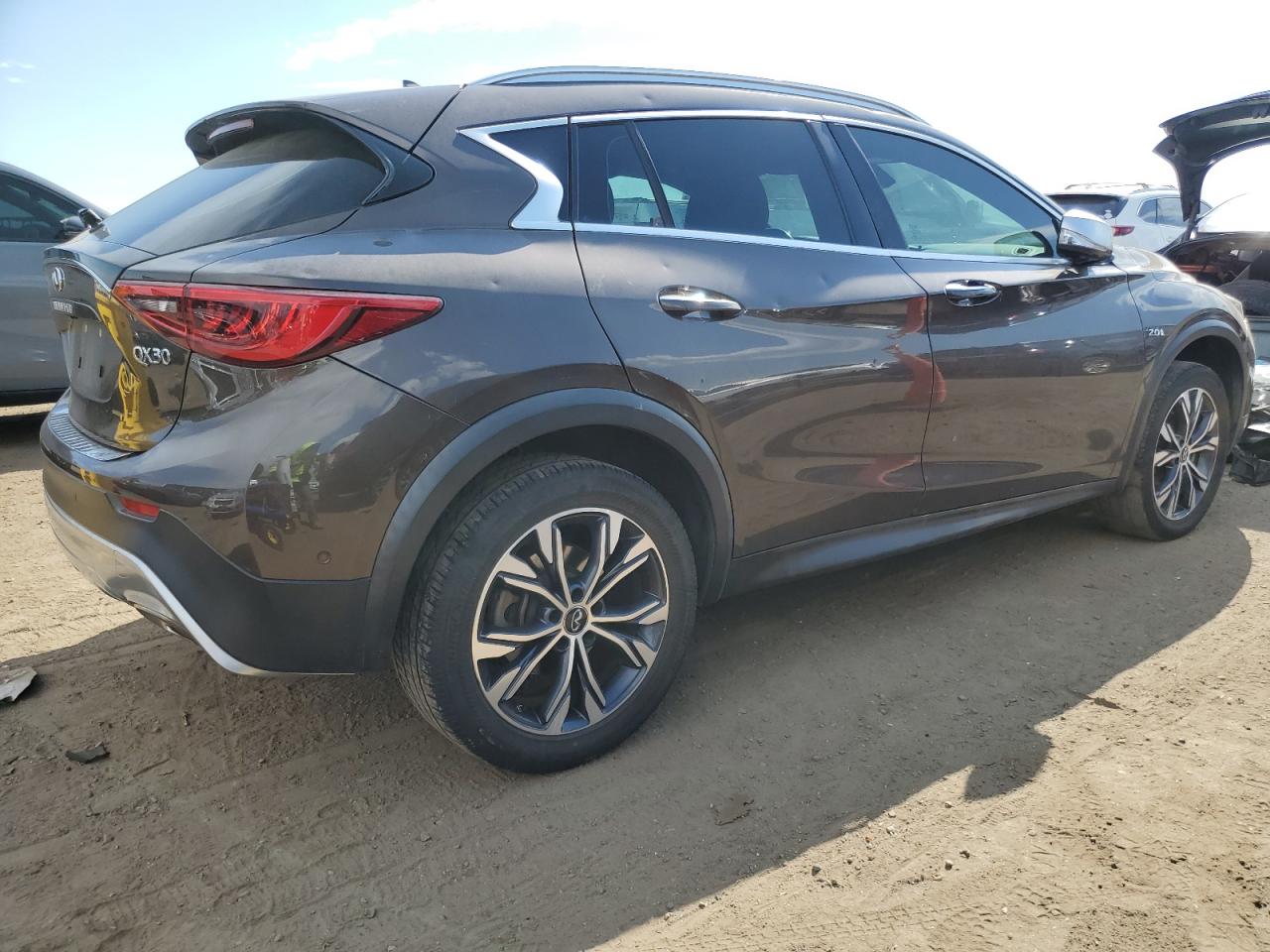 Автомобиль INFINITI QX30 BASE 2018 | GrandCar Автомобиль INFINITI QX30 BASE 2018 | GrandCar