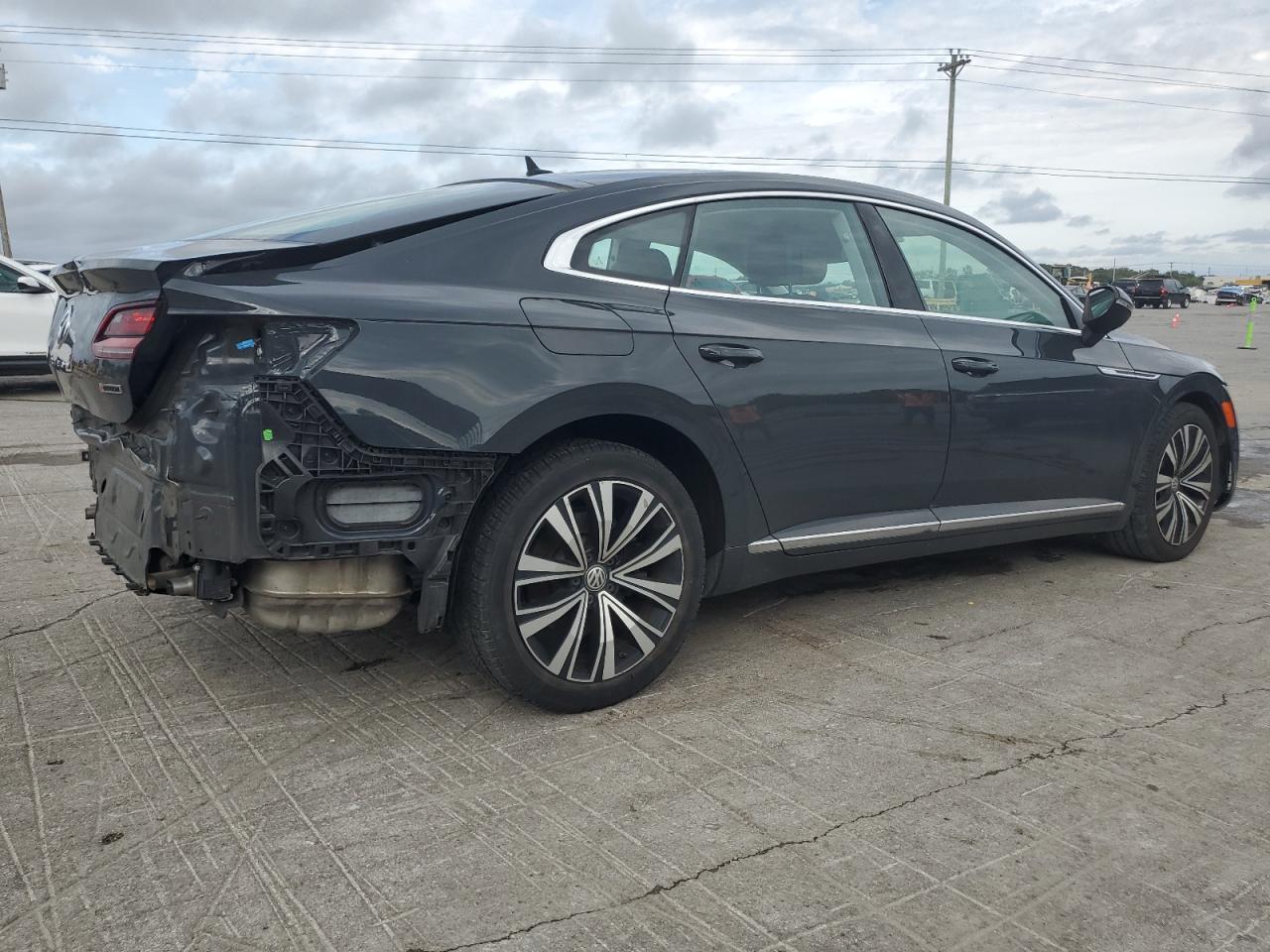 Автомобиль VOLKSWAGEN ARTEON SE 2019 | GrandCar Автомобиль VOLKSWAGEN ARTEON SE 2019 | GrandCar