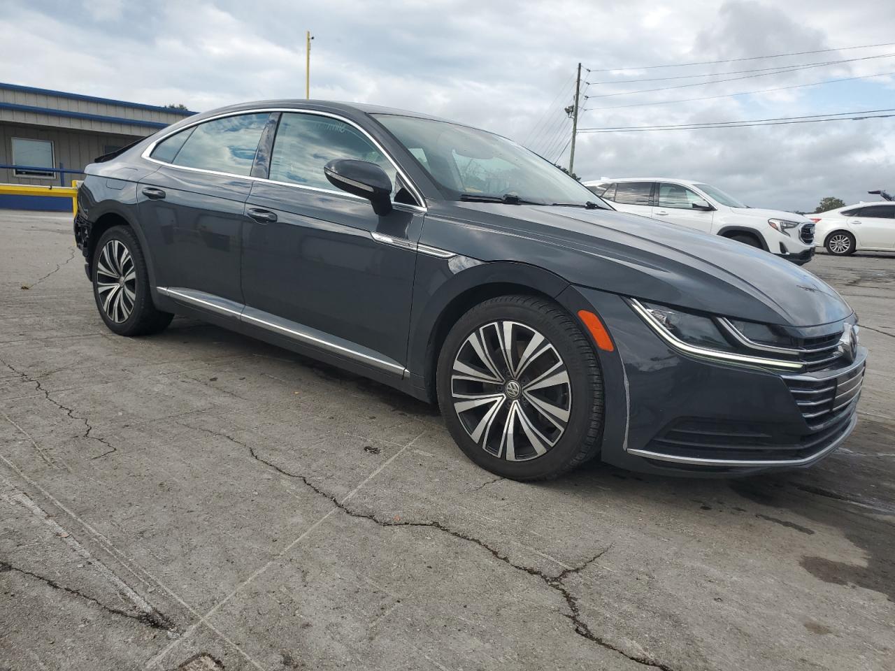 Автомобиль VOLKSWAGEN ARTEON SE 2019 | GrandCar Автомобиль VOLKSWAGEN ARTEON SE 2019 | GrandCar