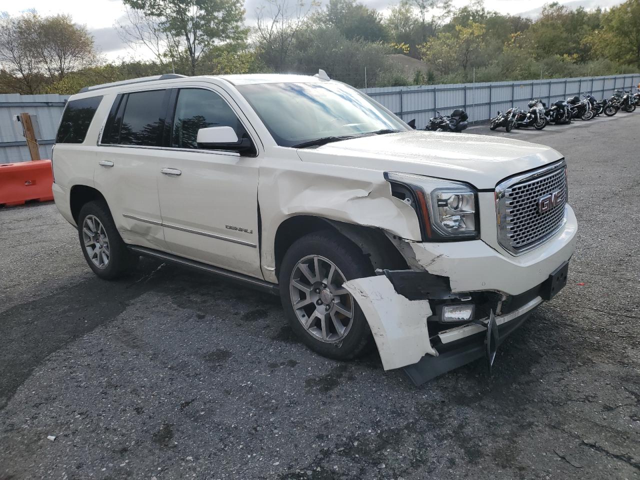 Автомобиль GMC YUKON DENALI 2015 | GrandCar Автомобиль GMC YUKON DENALI 2015 | GrandCar