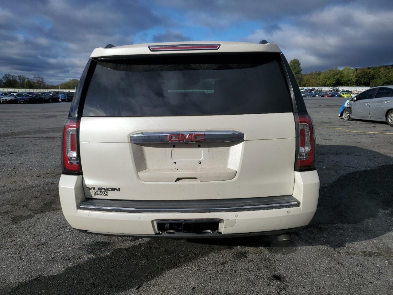 Автомобиль GMC YUKON DENALI 2015 | GrandCar Автомобиль GMC YUKON DENALI 2015 | GrandCar