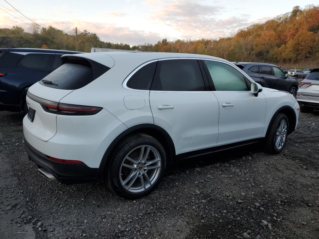Автомобіль PORSCHE CAYENNE BASE 2023 | GrandCar Автомобіль PORSCHE CAYENNE BASE 2023 | GrandCar