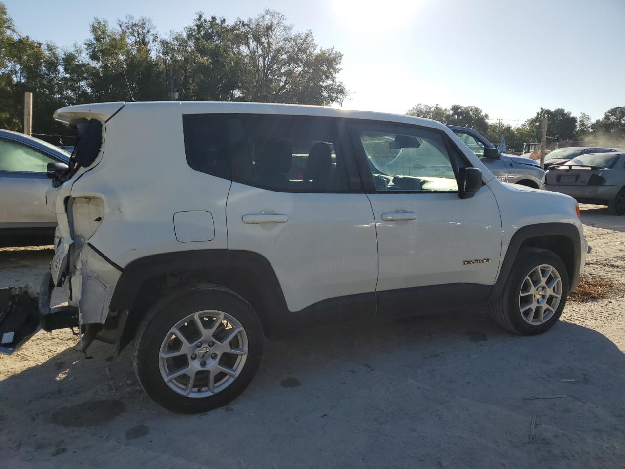 Автомобіль JEEP RENEGADE LATITUDE 2023 | GrandCar Автомобіль JEEP RENEGADE LATITUDE 2023 | GrandCar
