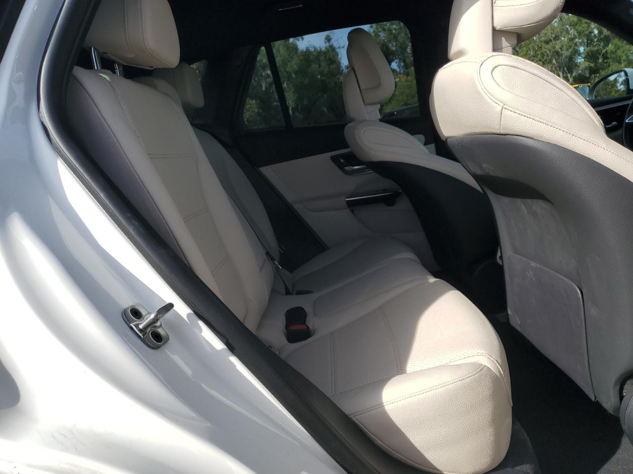 Автомобиль MERCEDES-BENZ GLC 300 2024 | GrandCar Автомобиль MERCEDES-BENZ GLC 300 2024 | GrandCar