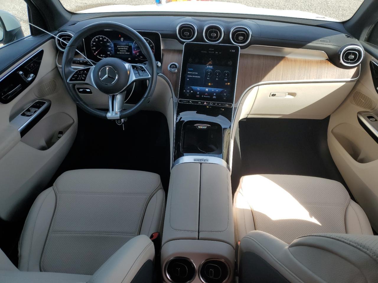 Автомобиль MERCEDES-BENZ GLC 300 2024 | GrandCar Автомобиль MERCEDES-BENZ GLC 300 2024 | GrandCar
