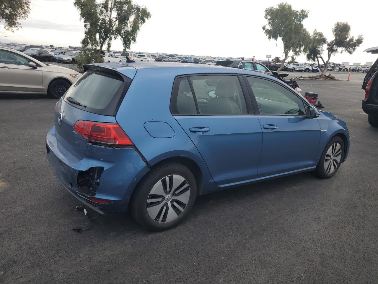 Автомобіль VOLKSWAGEN E-GOLF SEL PREMIUM 2016 | GrandCar Автомобіль VOLKSWAGEN E-GOLF SEL PREMIUM 2016 | GrandCar