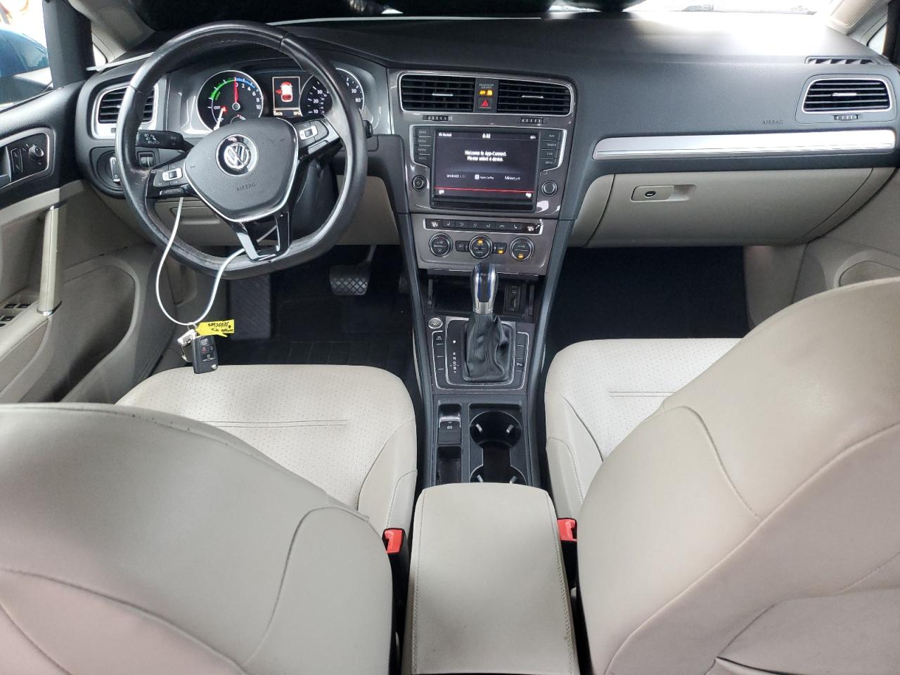 Автомобіль VOLKSWAGEN E-GOLF SEL PREMIUM 2016 | GrandCar Автомобіль VOLKSWAGEN E-GOLF SEL PREMIUM 2016 | GrandCar