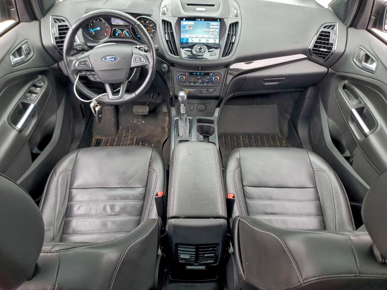 Автомобиль FORD ESCAPE TITANIUM 2017 | GrandCar Автомобиль FORD ESCAPE TITANIUM 2017 | GrandCar