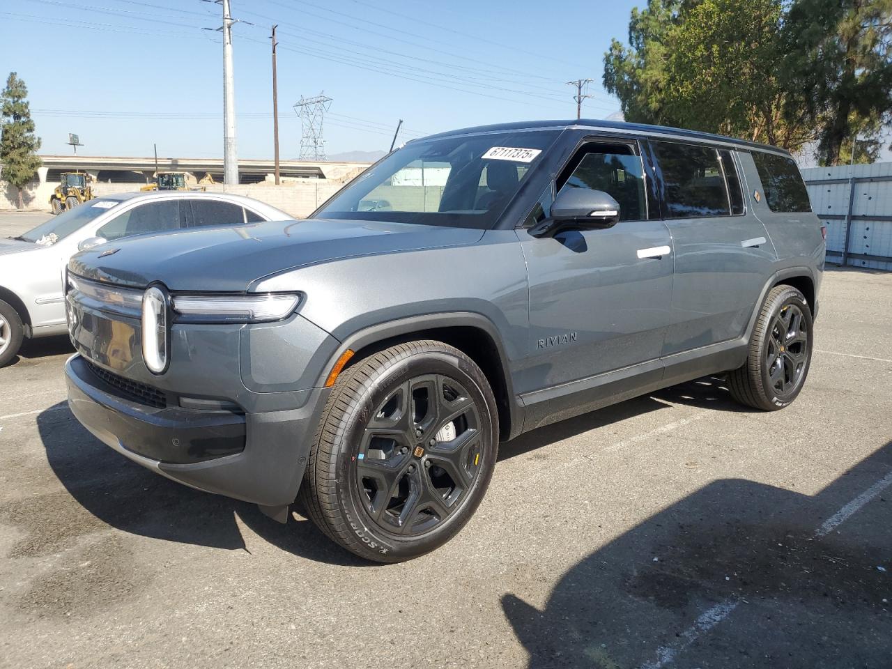 Автомобиль RIVIAN R1S ADVENTURE 2025 | GrandCar