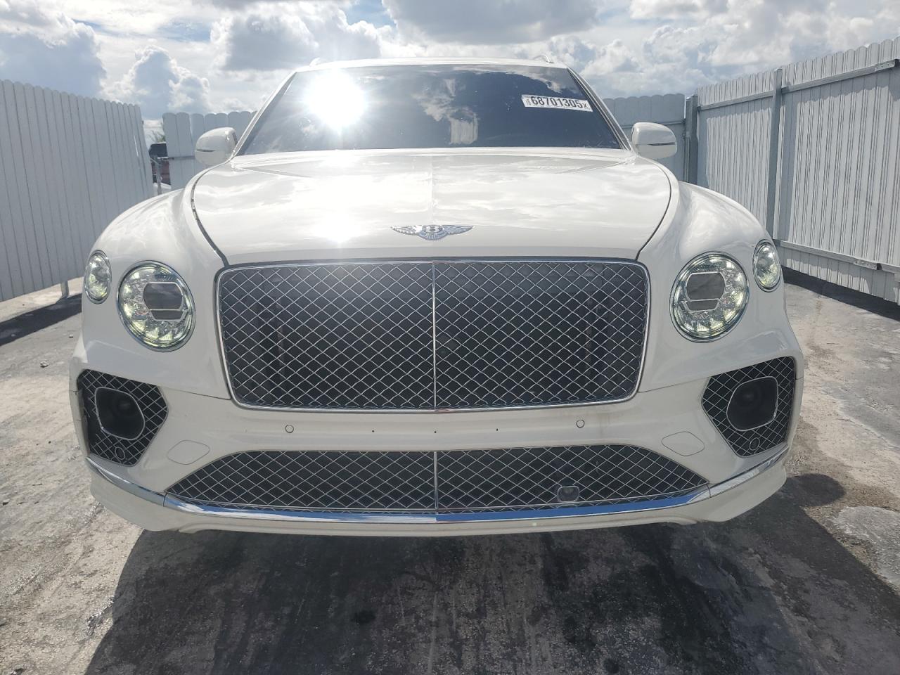 Автомобіль BENTLEY BENTAYGA 2021 | GrandCar Автомобіль BENTLEY BENTAYGA 2021 | GrandCar