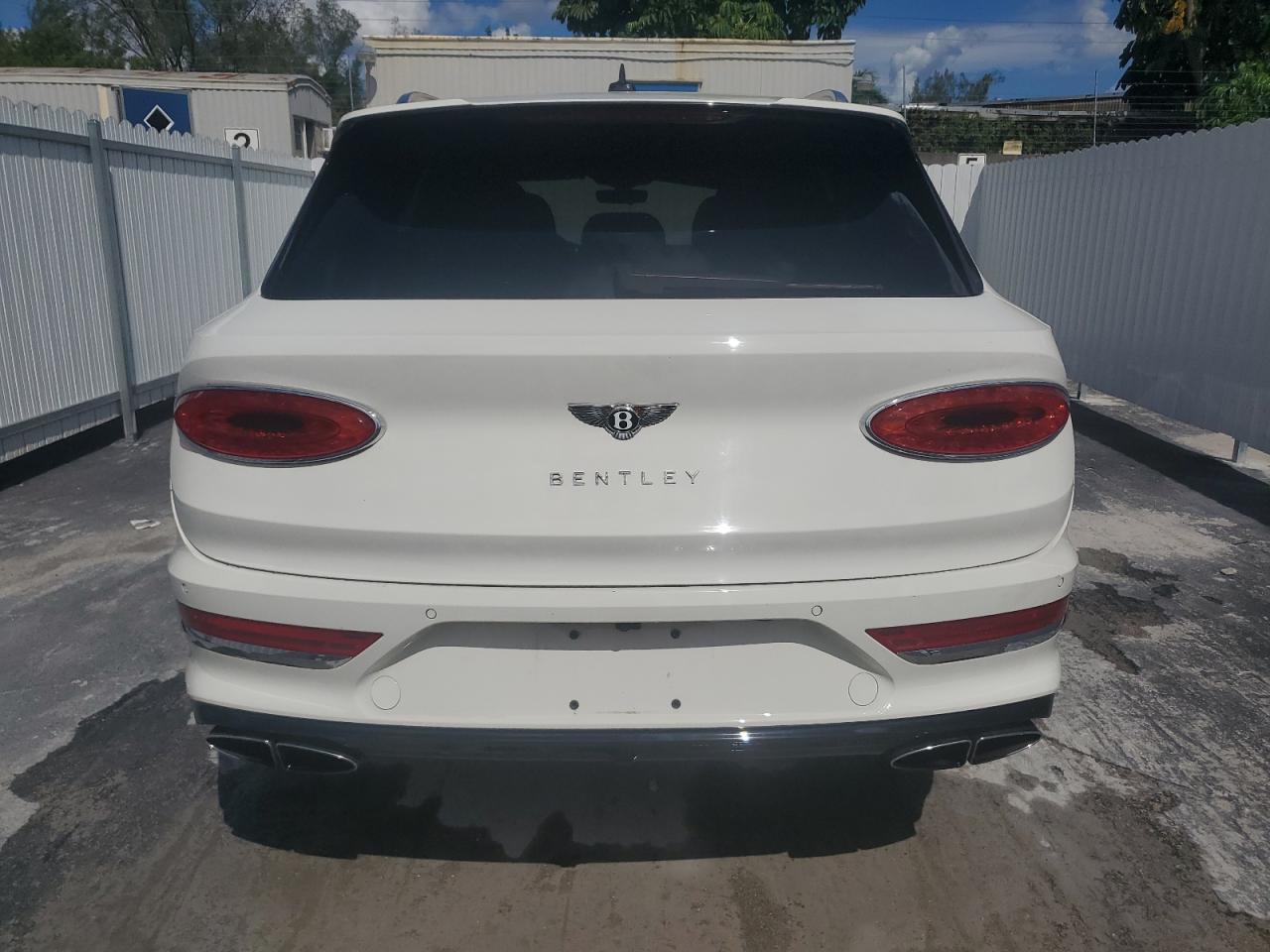 Автомобіль BENTLEY BENTAYGA 2021 | GrandCar Автомобіль BENTLEY BENTAYGA 2021 | GrandCar