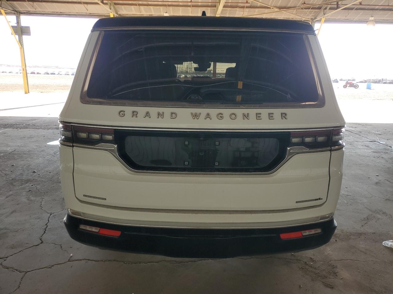 Автомобиль JEEP GRAND WAGONEER L SERIES III 2023 | GrandCar Автомобиль JEEP GRAND WAGONEER L SERIES III 2023 | GrandCar