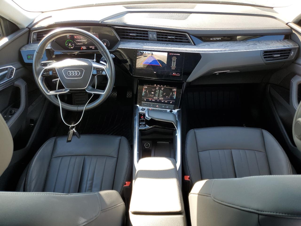 Автомобіль AUDI E-TRON PREMIUM 2021 | GrandCar Автомобіль AUDI E-TRON PREMIUM 2021 | GrandCar