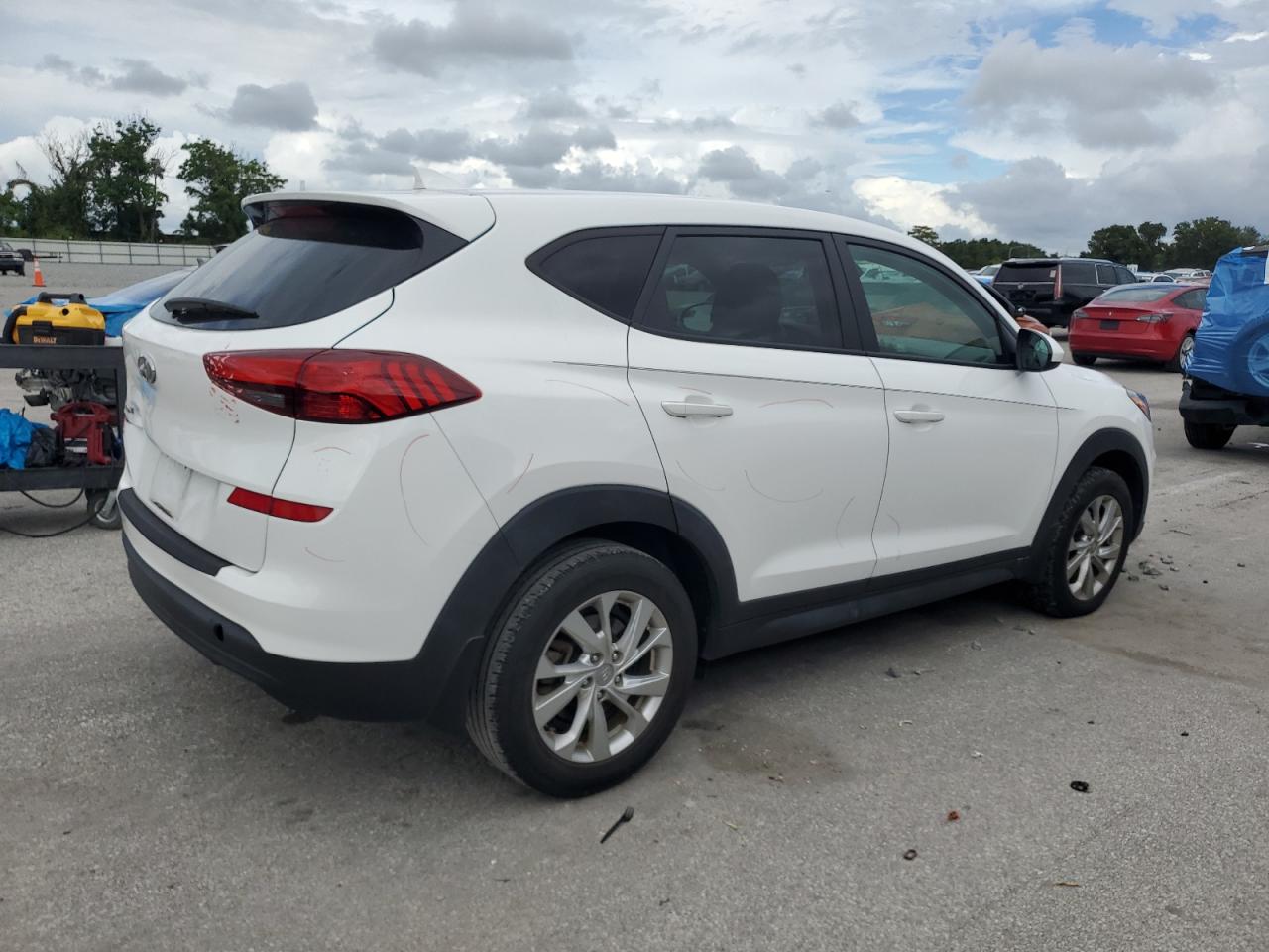 Автомобиль HYUNDAI TUCSON SE 2021 | GrandCar Автомобиль HYUNDAI TUCSON SE 2021 | GrandCar