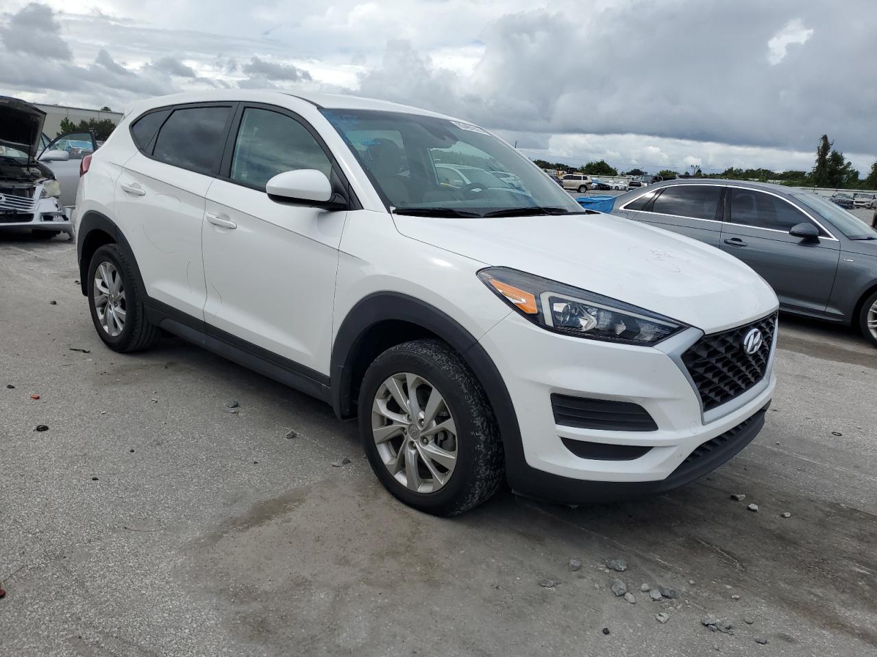 Автомобиль HYUNDAI TUCSON SE 2021 | GrandCar Автомобиль HYUNDAI TUCSON SE 2021 | GrandCar