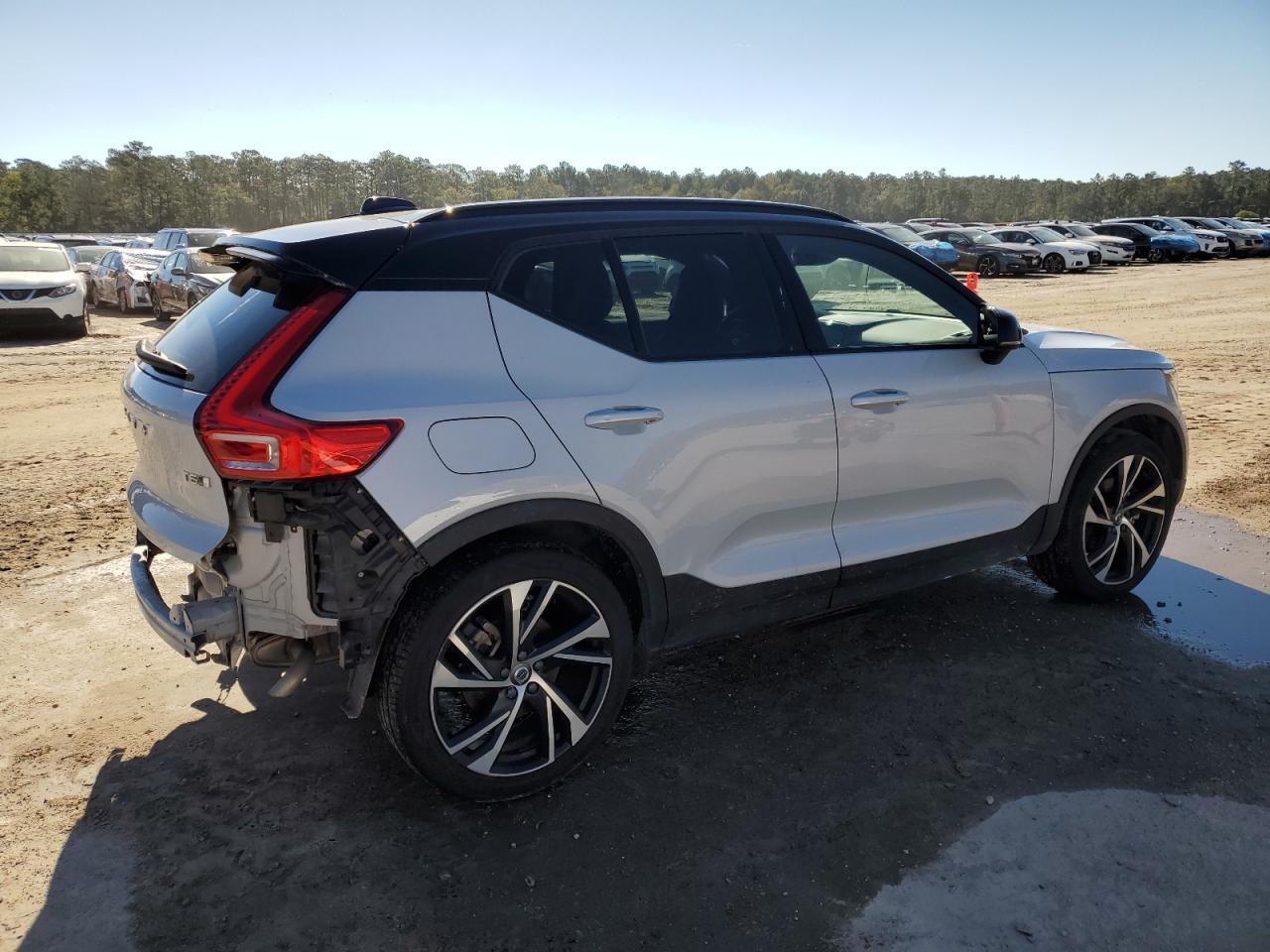 Автомобиль VOLVO XC40 T5 R-DESIGN 2022 | GrandCar Автомобиль VOLVO XC40 T5 R-DESIGN 2022 | GrandCar