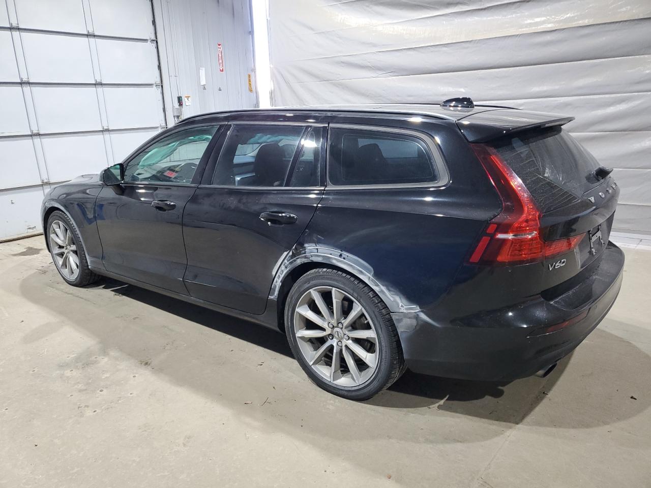 Автомобіль VOLVO V60 T6 MOMENTUM 2019 | GrandCar Автомобіль VOLVO V60 T6 MOMENTUM 2019 | GrandCar