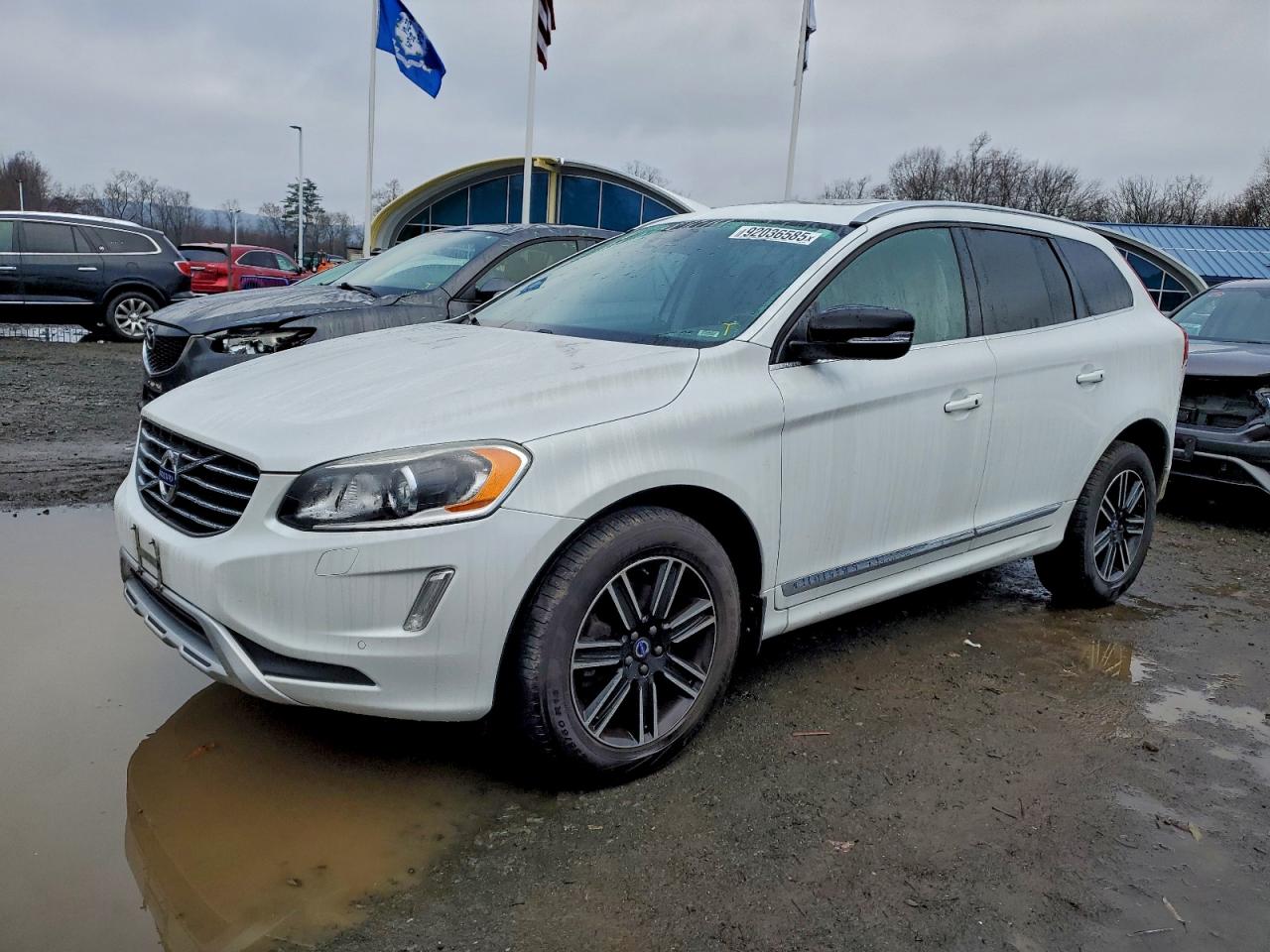 Автомобіль VOLVO XC60 T5 DYNAMIC 2017 | GrandCar