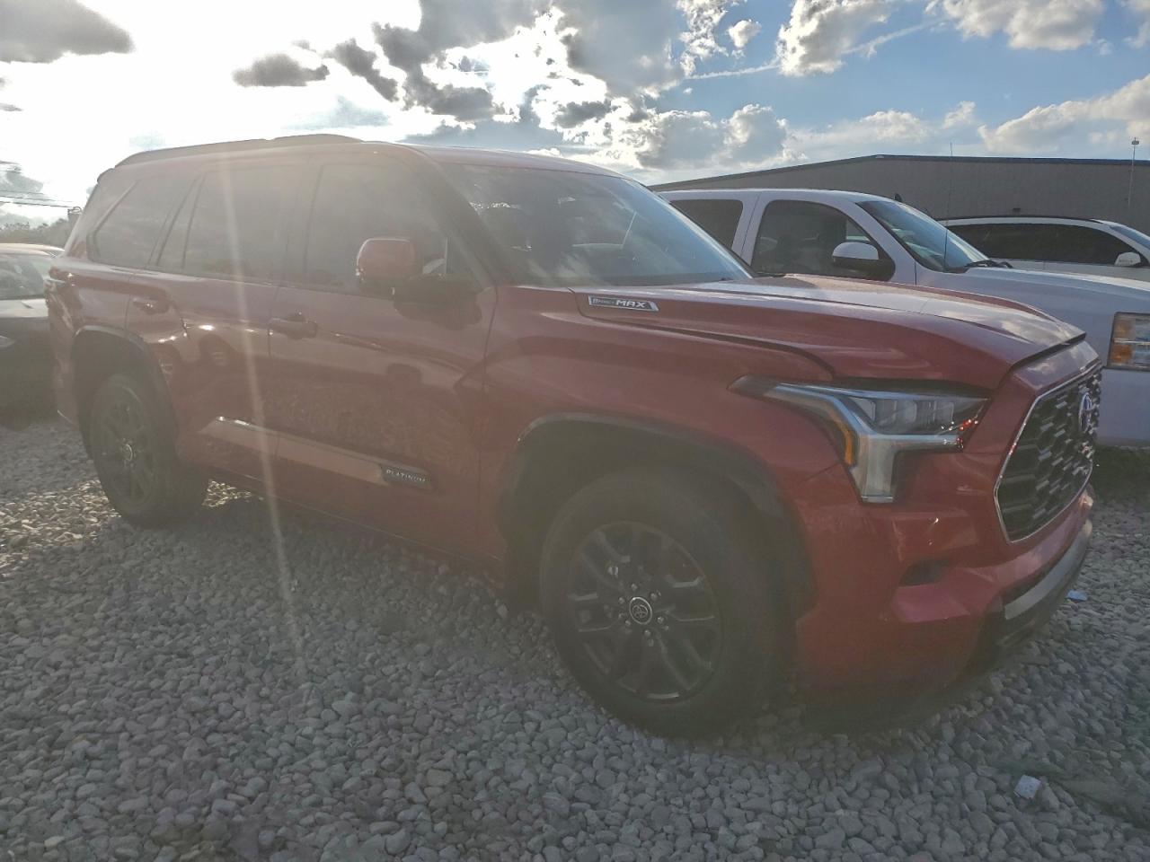 Автомобіль TOYOTA SEQUOIA SR5 2023 | GrandCar Автомобіль TOYOTA SEQUOIA SR5 2023 | GrandCar