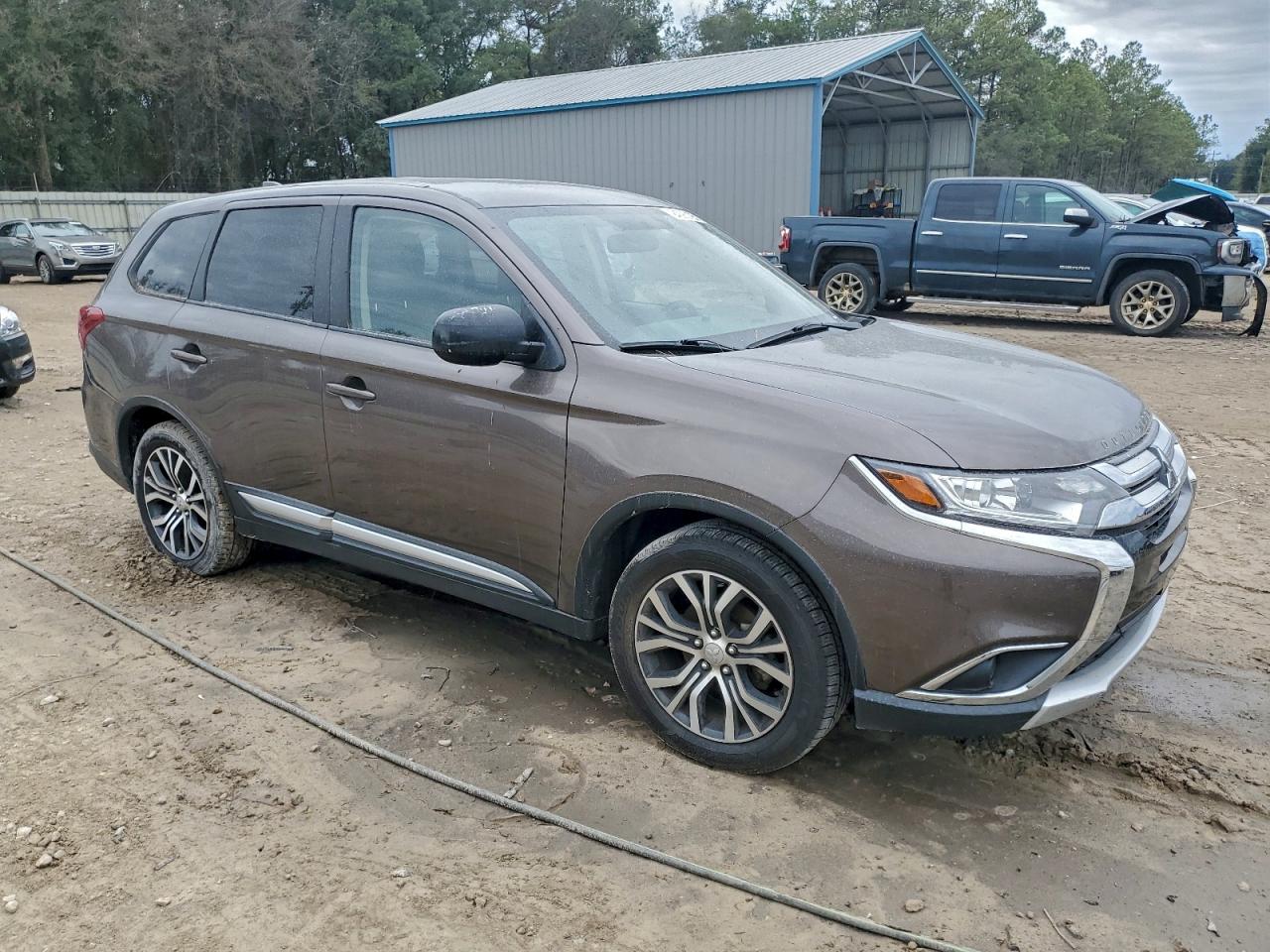 Автомобіль MITSUBISHI OUTLANDER ES 2018 | GrandCar Автомобіль MITSUBISHI OUTLANDER ES 2018 | GrandCar