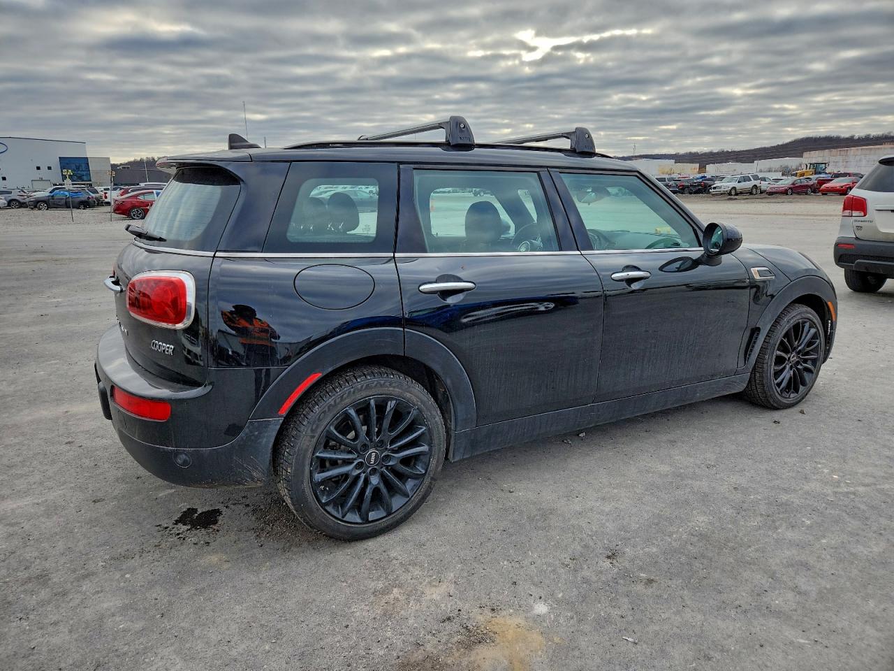 Автомобиль MINI COOPER CLUBMAN 2017 | GrandCar Автомобиль MINI COOPER CLUBMAN 2017 | GrandCar