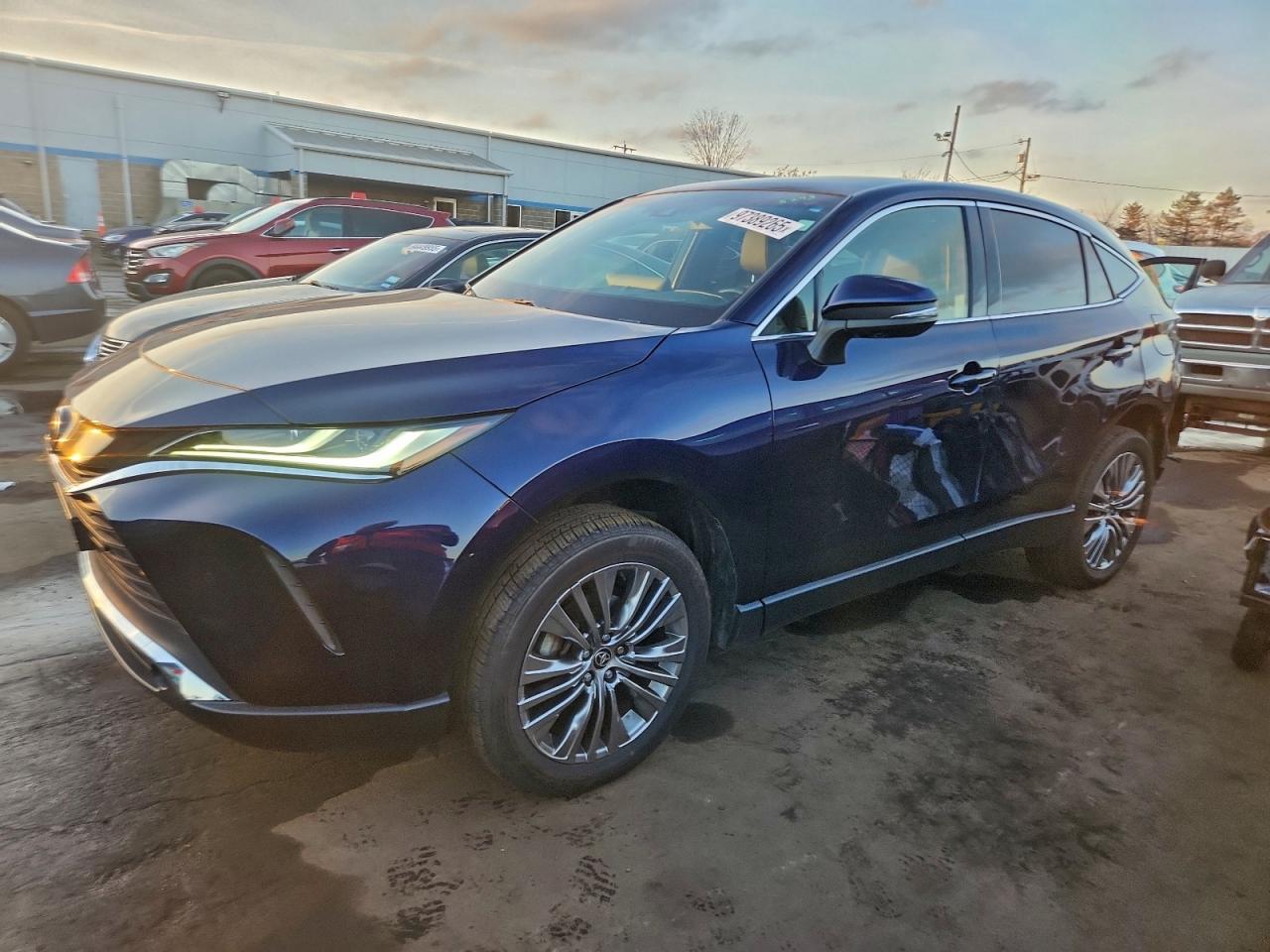 Автомобиль TOYOTA VENZA LE 2022 | GrandCar
