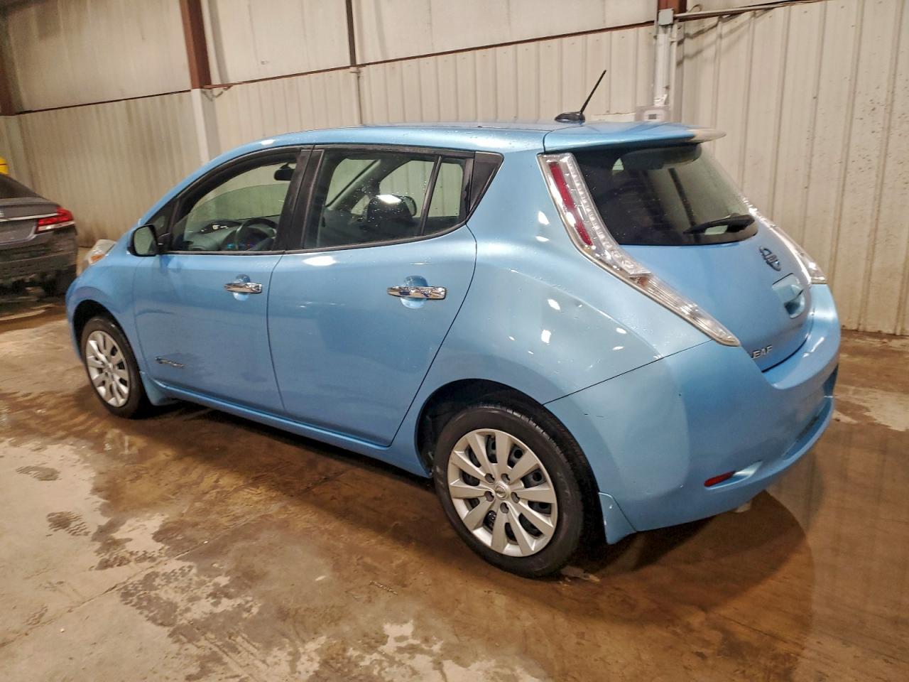 Автомобиль NISSAN LEAF S 2015 | GrandCar Автомобиль NISSAN LEAF S 2015 | GrandCar
