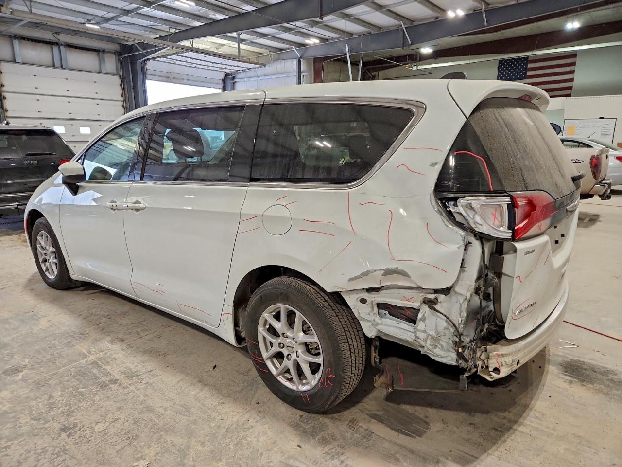 Автомобиль CHRYSLER VOYAGER LX 2023 | GrandCar Автомобиль CHRYSLER VOYAGER LX 2023 | GrandCar