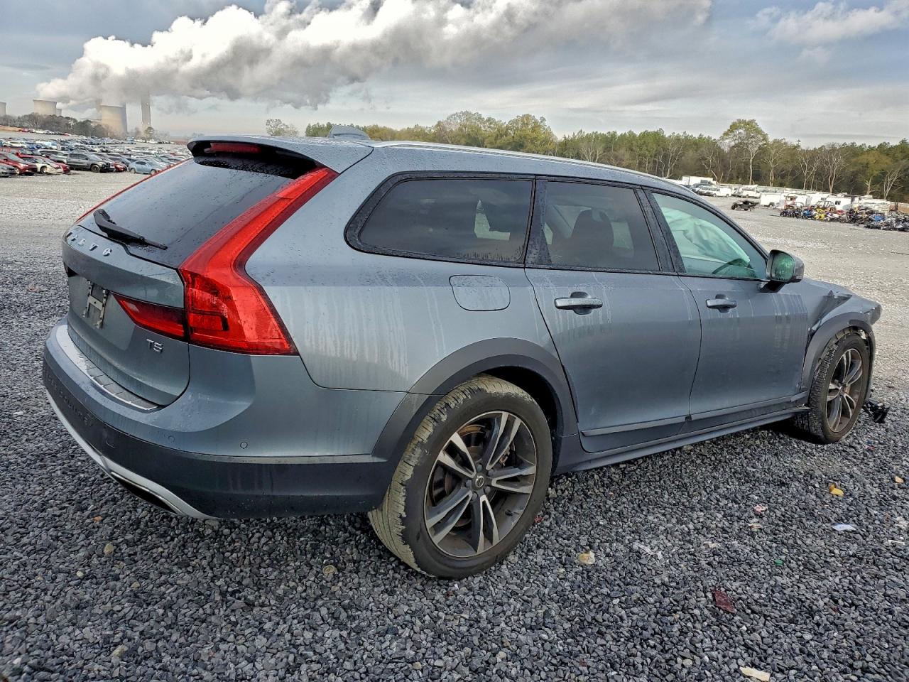 Автомобіль VOLVO V90 CROSS COUNTRY T5 MOMENTUM 2018 | GrandCar Автомобіль VOLVO V90 CROSS COUNTRY T5 MOMENTUM 2018 | GrandCar