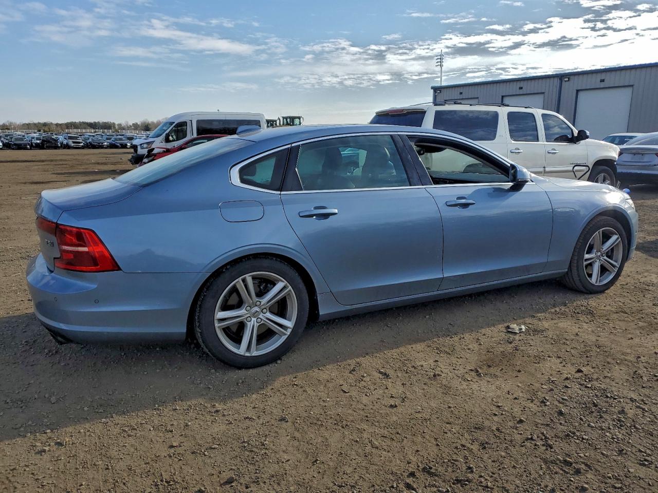 Автомобиль VOLVO S90 T5 MOMENTUM 2018 | GrandCar Автомобиль VOLVO S90 T5 MOMENTUM 2018 | GrandCar
