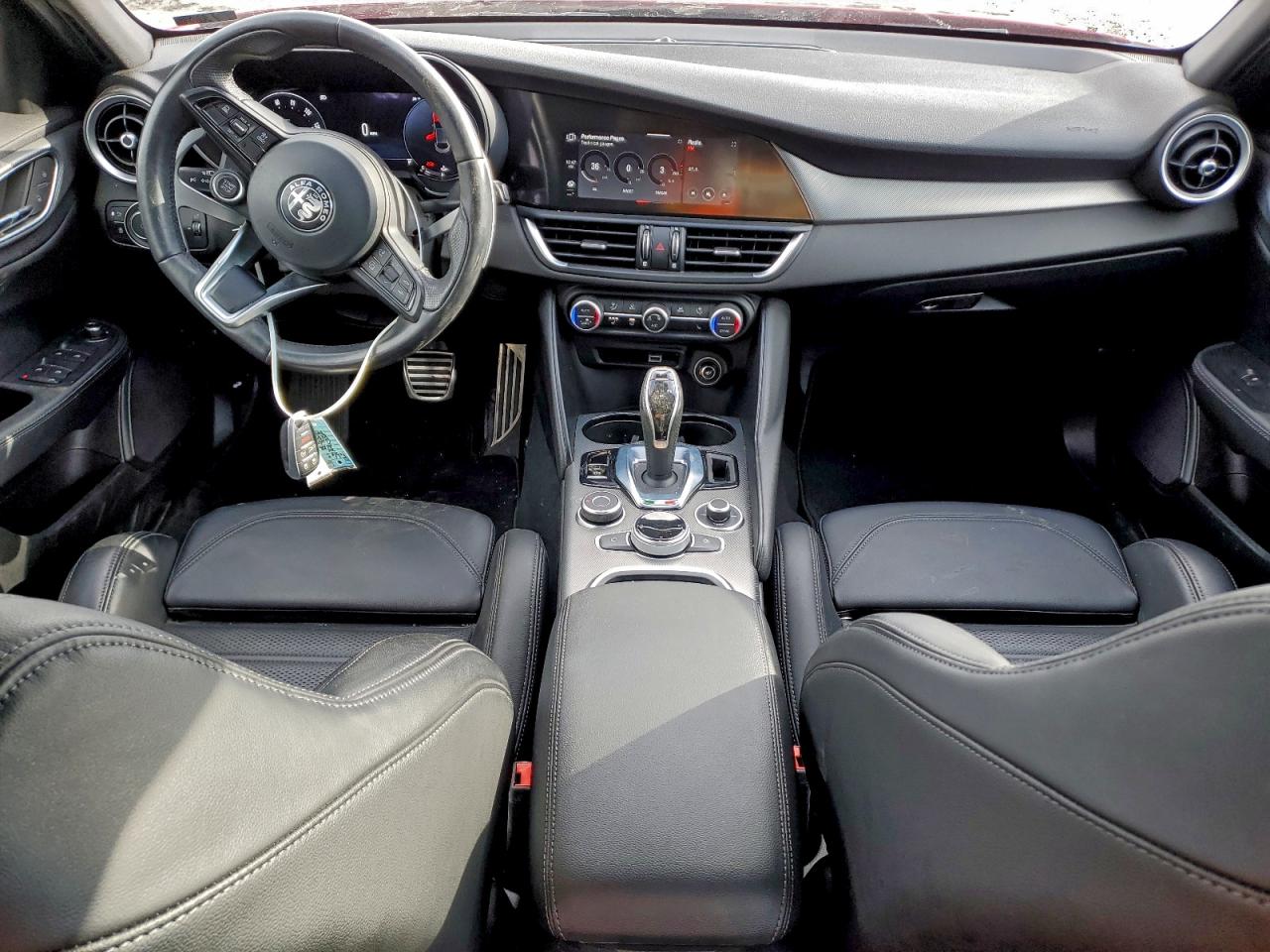 Автомобіль ALFA ROMEO GIULIA TI 2024 | GrandCar Автомобіль ALFA ROMEO GIULIA TI 2024 | GrandCar