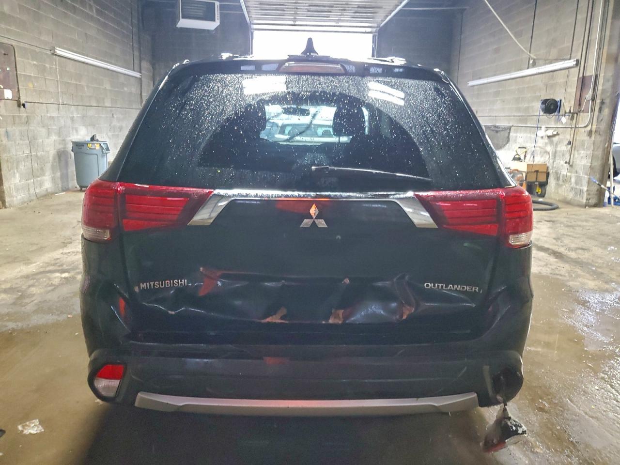 Автомобіль MITSUBISHI OUTLANDER SE 2018 | GrandCar Автомобіль MITSUBISHI OUTLANDER SE 2018 | GrandCar