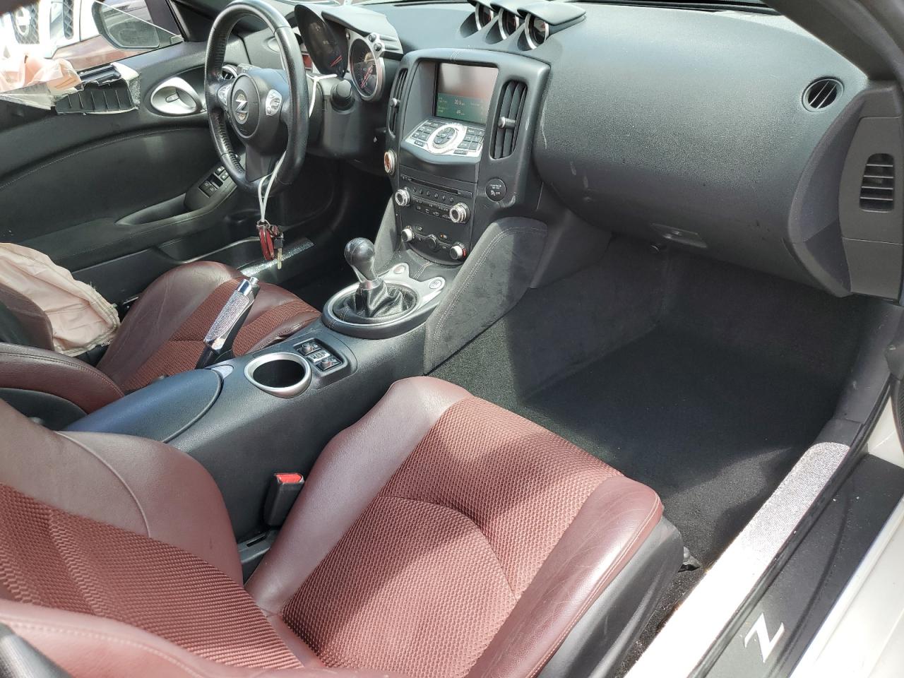 Автомобиль NISSAN 370Z BASE 2015 | GrandCar Автомобиль NISSAN 370Z BASE 2015 | GrandCar
