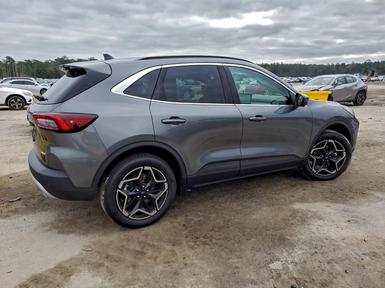 Автомобіль FORD ESCAPE PLATINUM 2026 | GrandCar Автомобіль FORD ESCAPE PLATINUM 2026 | GrandCar