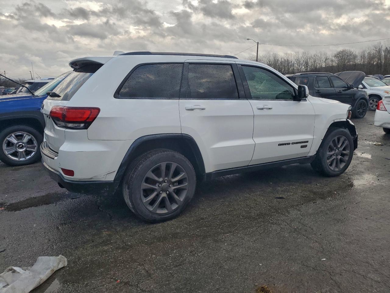 Автомобіль JEEP GRAND CHEROKEE LIMITED 2016 | GrandCar Автомобіль JEEP GRAND CHEROKEE LIMITED 2016 | GrandCar