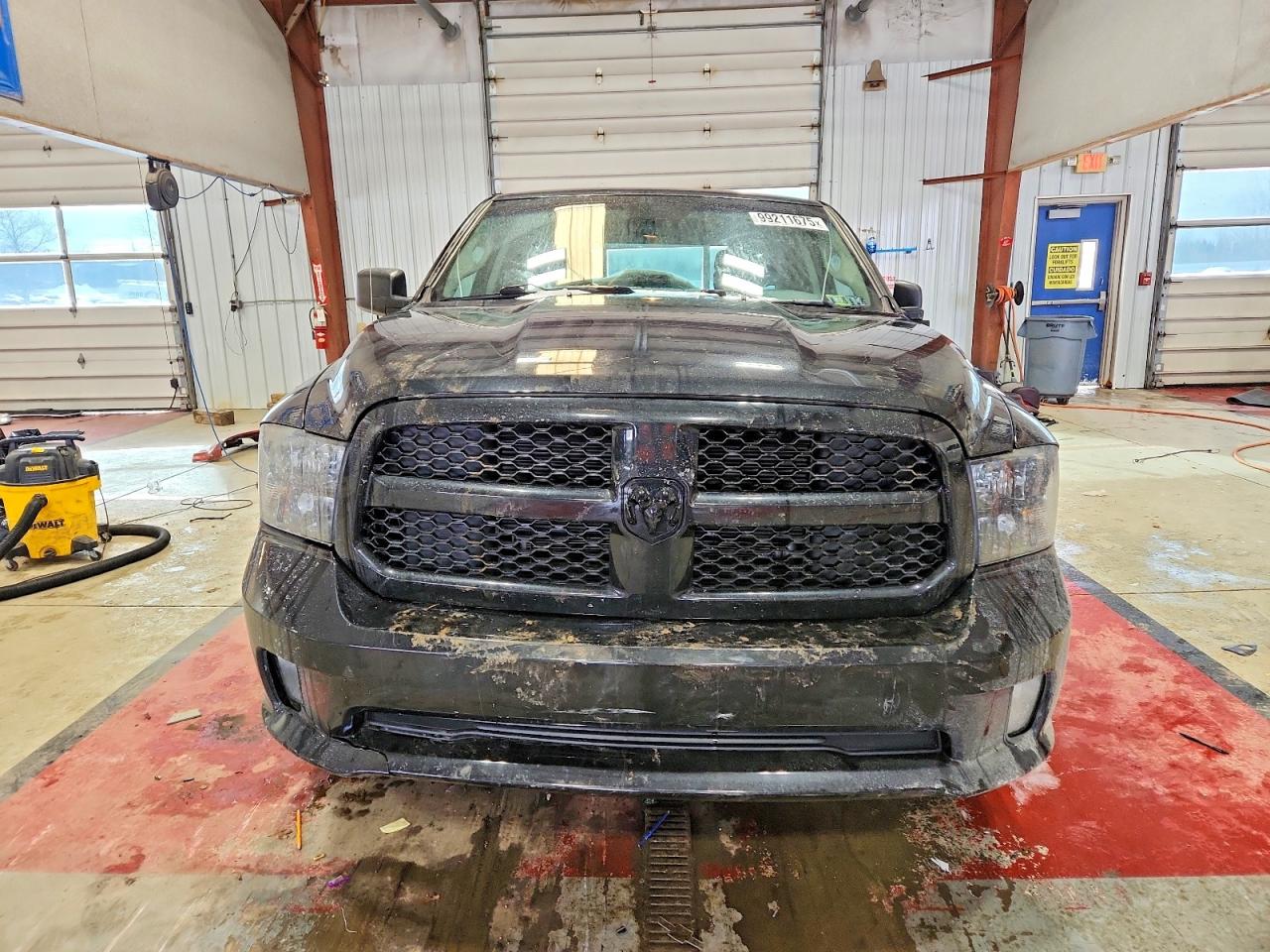 Автомобиль RAM 1500 CLASSIC TRADESMAN 2019 | GrandCar Автомобиль RAM 1500 CLASSIC TRADESMAN 2019 | GrandCar