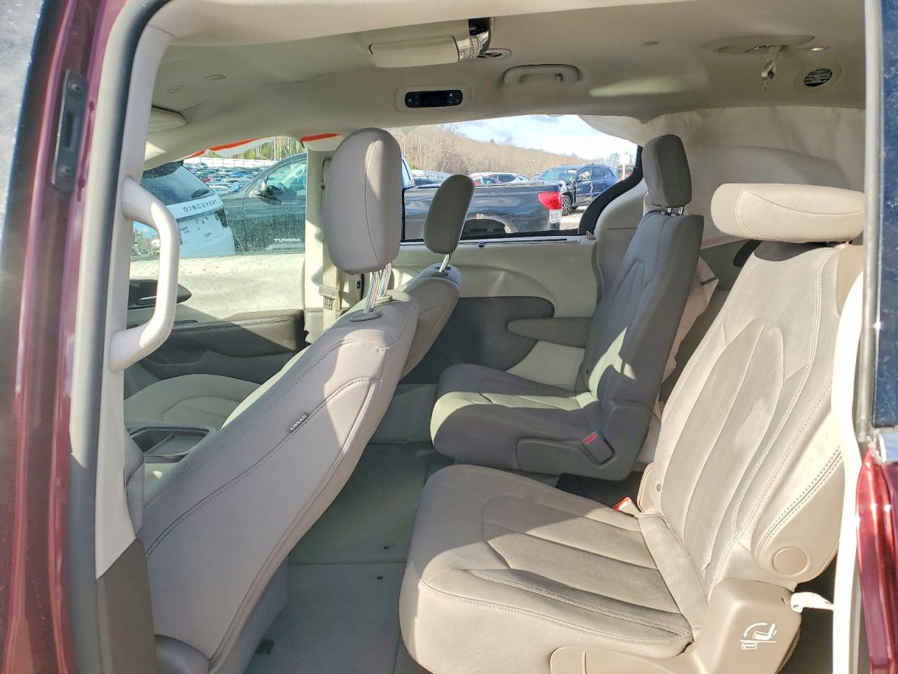 Автомобіль CHRYSLER PACIFICA TOURING 2020 | GrandCar Автомобіль CHRYSLER PACIFICA TOURING 2020 | GrandCar