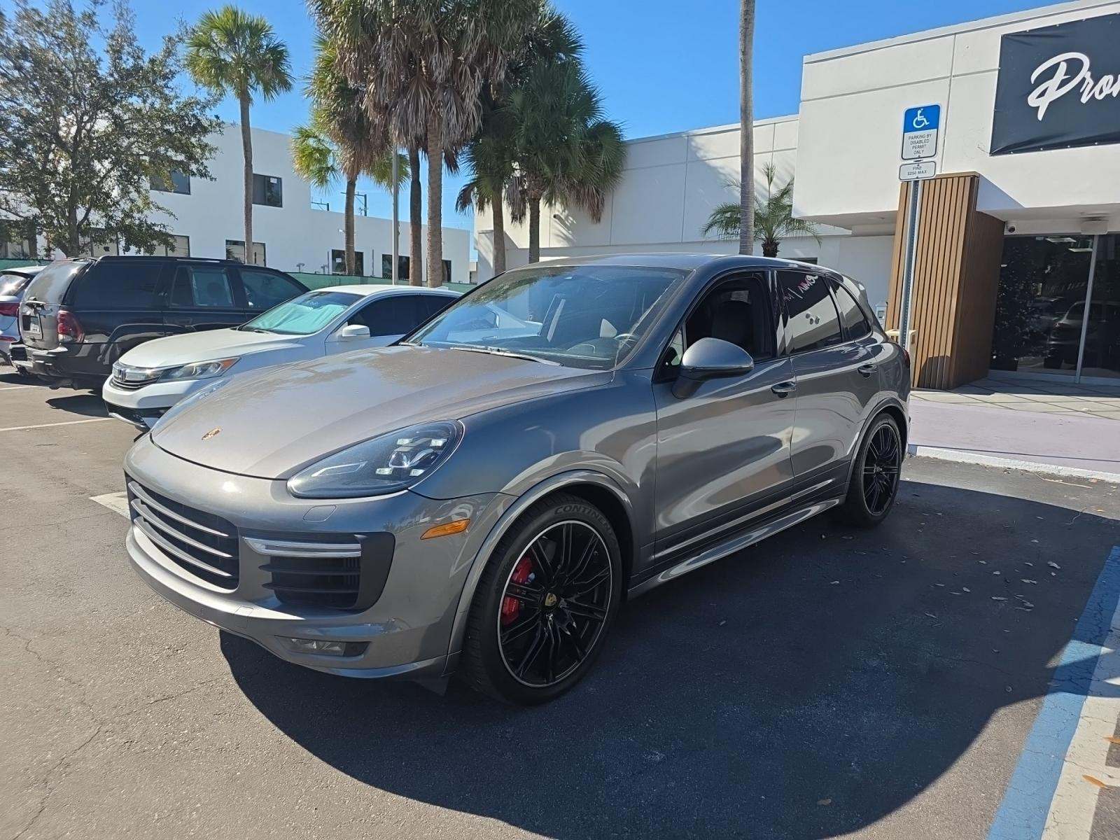 Автомобиль Porsche Cayenne GTS 2016 | GrandCar