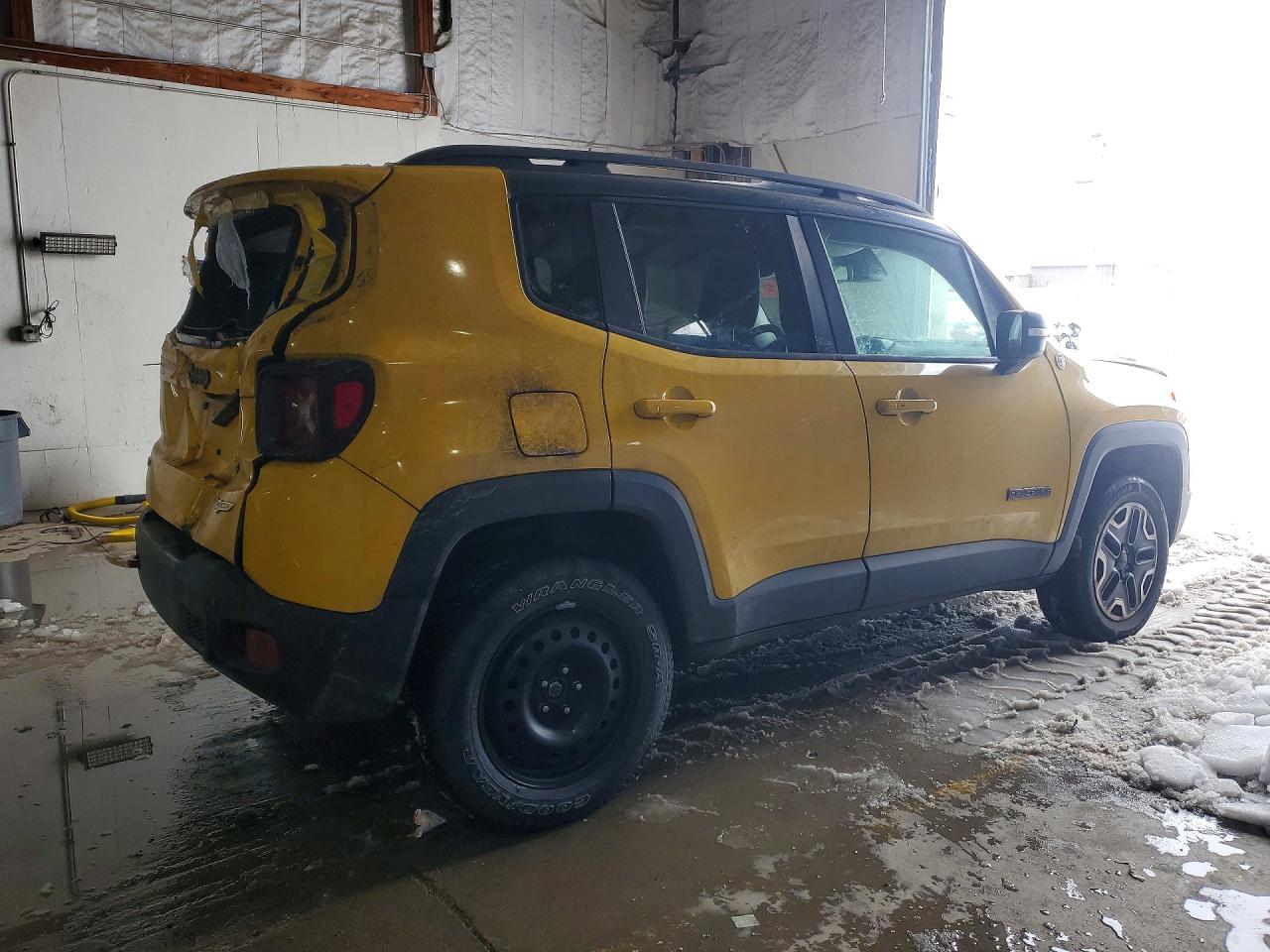 Автомобіль JEEP RENEGADE TRAILHAWK 2016 | GrandCar Автомобіль JEEP RENEGADE TRAILHAWK 2016 | GrandCar