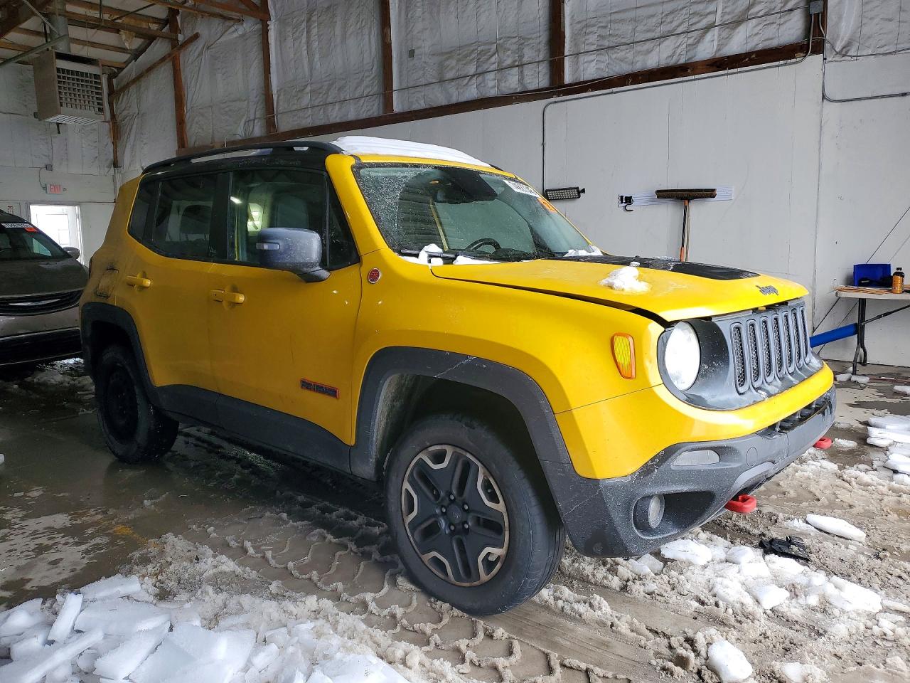 Автомобіль JEEP RENEGADE TRAILHAWK 2016 | GrandCar Автомобіль JEEP RENEGADE TRAILHAWK 2016 | GrandCar