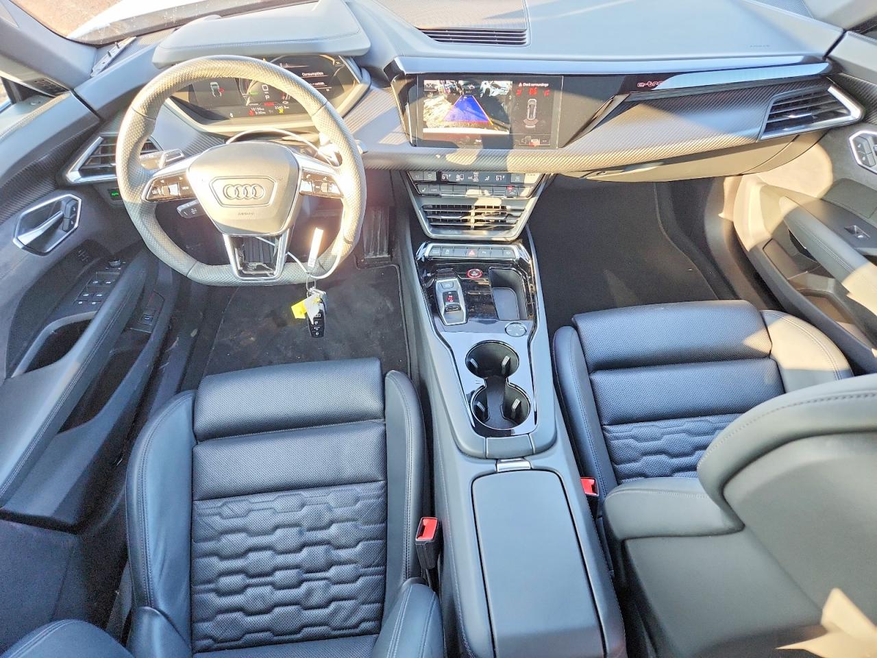 Автомобиль AUDI E-TRON GT PREMIUM PLUS 2024 | GrandCar Автомобиль AUDI E-TRON GT PREMIUM PLUS 2024 | GrandCar