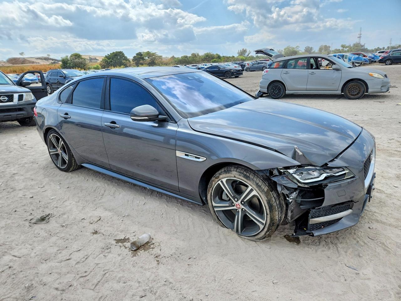 Автомобиль JAGUAR XF R — SPORT 2018 | GrandCar Автомобиль JAGUAR XF R — SPORT 2018 | GrandCar