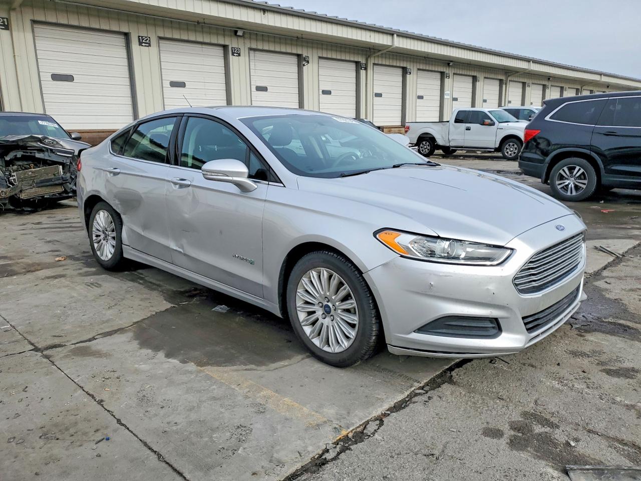 Автомобіль FORD FUSION SE HYBRID 2016 | GrandCar Автомобіль FORD FUSION SE HYBRID 2016 | GrandCar