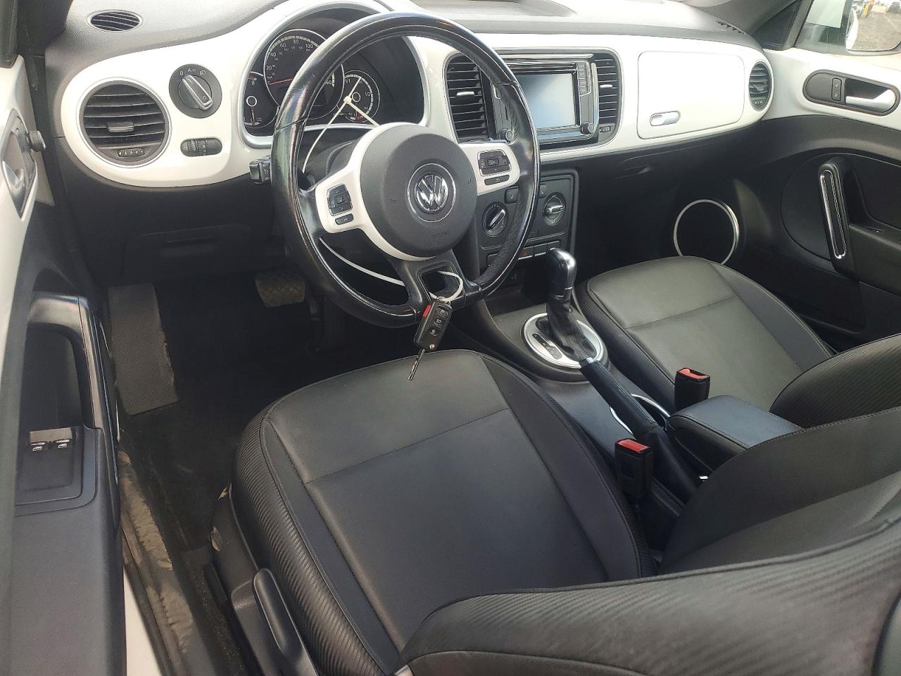 Автомобиль VOLKSWAGEN BEETLE SE 2016 | GrandCar Автомобиль VOLKSWAGEN BEETLE SE 2016 | GrandCar